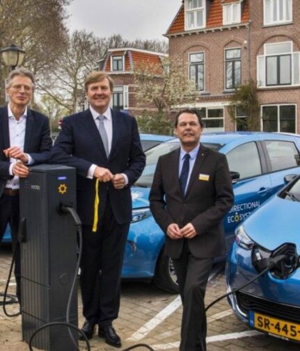 Charging and discharging cars in Utrecht